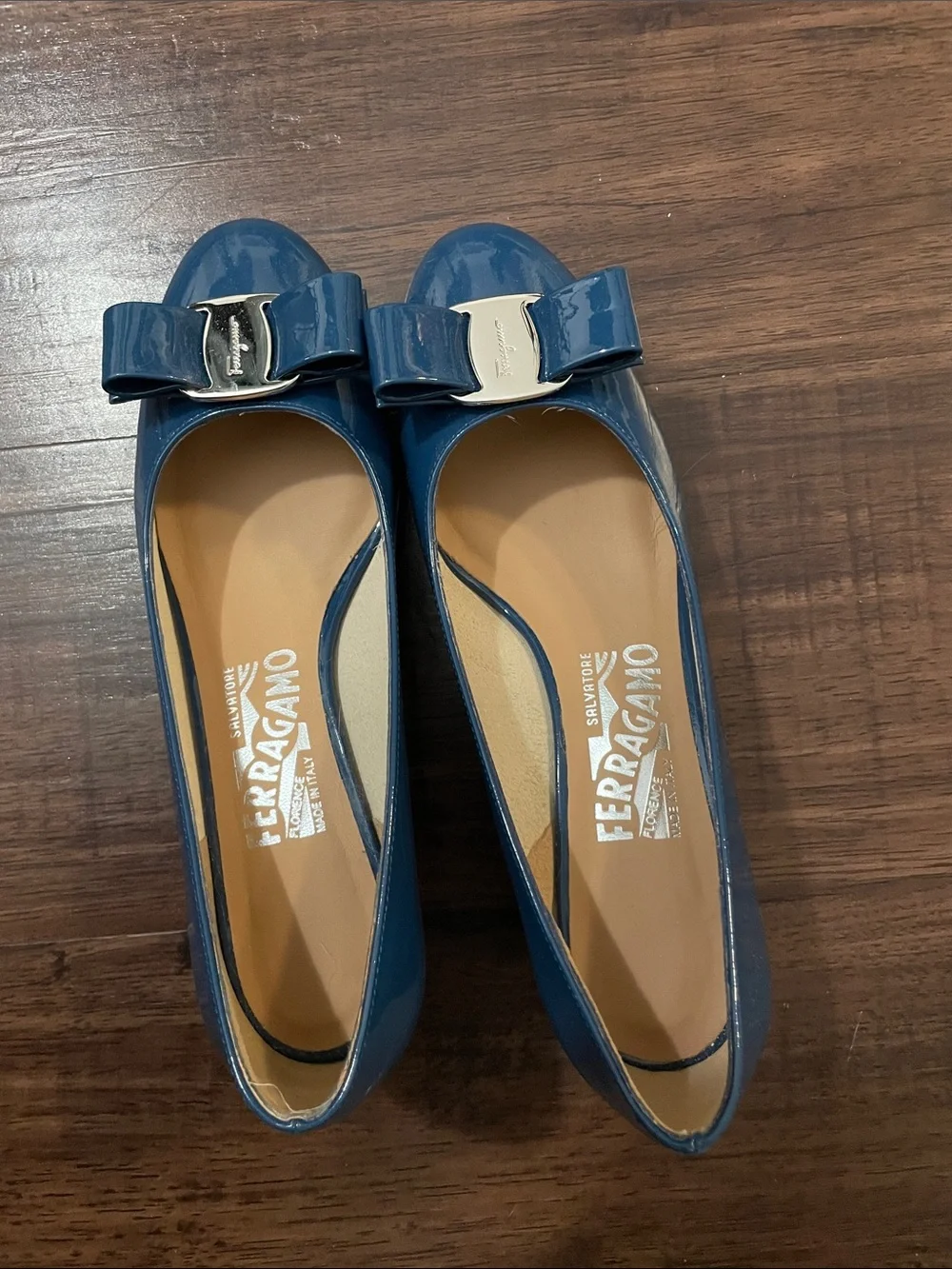 Salvatore Ferragamo Vara pump shoes blue 5D NWOT